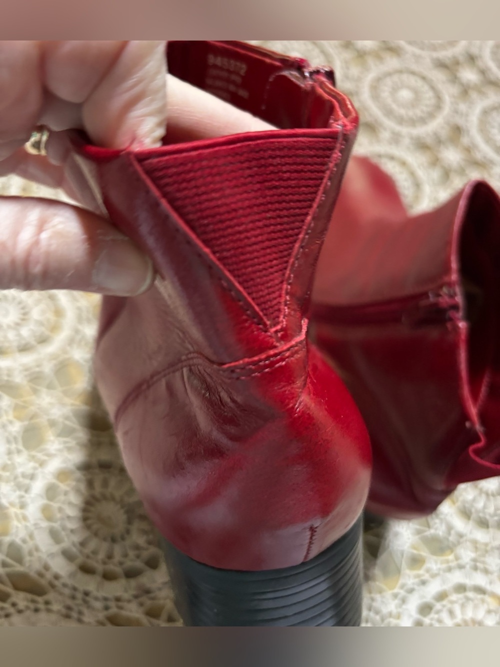 AJ Valenci Cherry Red Leather Ankle Boots 2” Block Heel Side Zip Women’s 8 WIDE - Picture 5 of 11